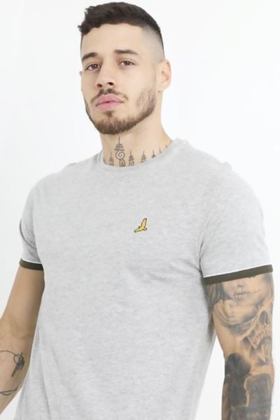 Camiseta gris suave con logo en el pecho BRAVE SOUL