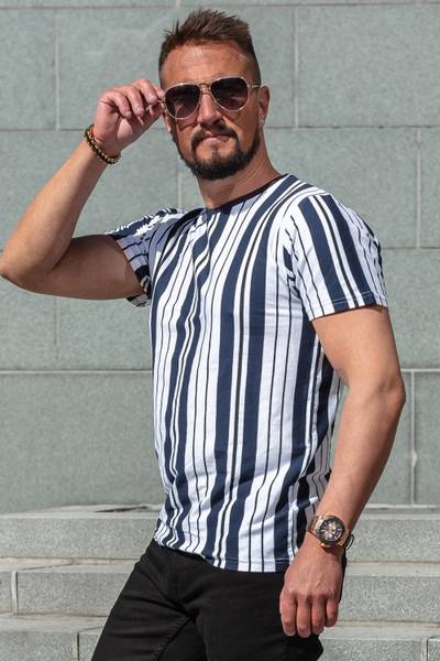 Camiseta de rayas azul y blanca BRAVE SOUL Camiseta de rayas azul y blanca BRAVE SOUL