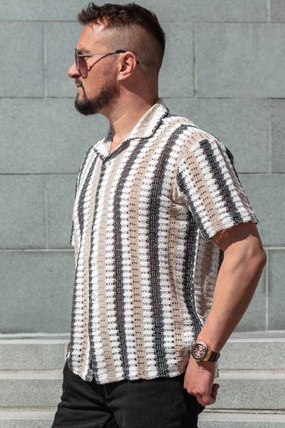 Camisa de cuello beige, de crochet y de manga corta CARISMA