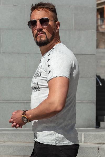 Camiseta blanca lavada con estampado RUSTY NEAL